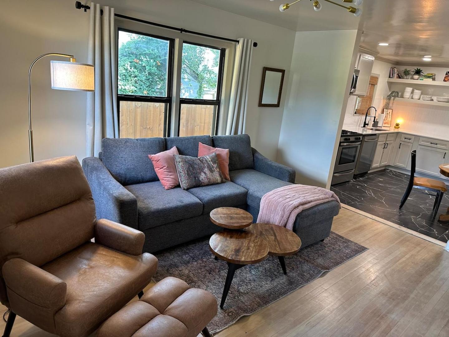 Campus Cottage Kng Bed! Walk To Uco And Downtown 爱德蒙得 外观 照片